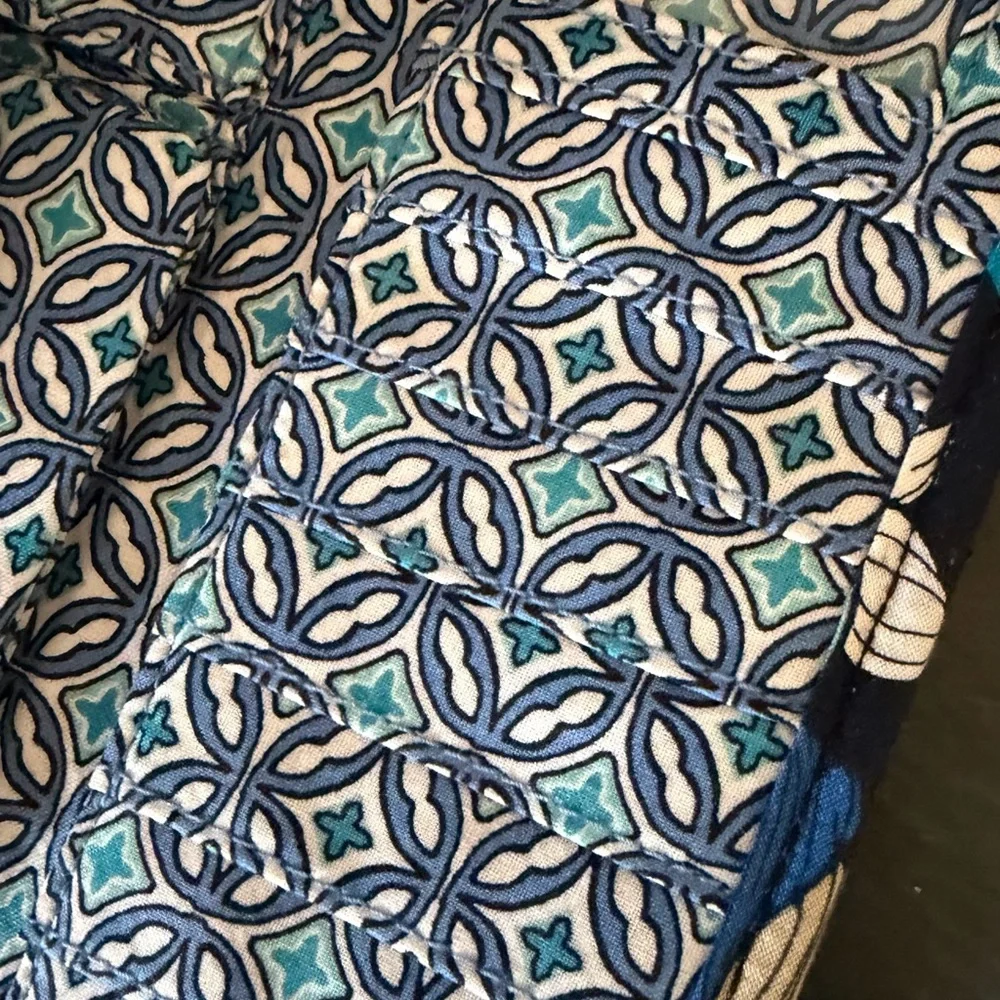 Vera Bradley Retired Mod Floral Blue Small tri-fold Wallet - Picture 10 of 11